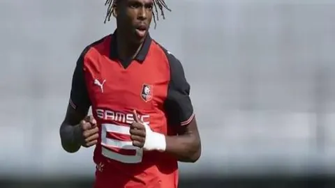 国米中场引援：拜仁铁腰竞争解析及阿森纳热刺挑战分析