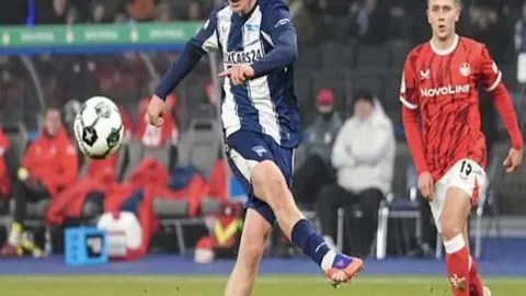 大乐透期号专家推荐：对攻战局谁能全胜